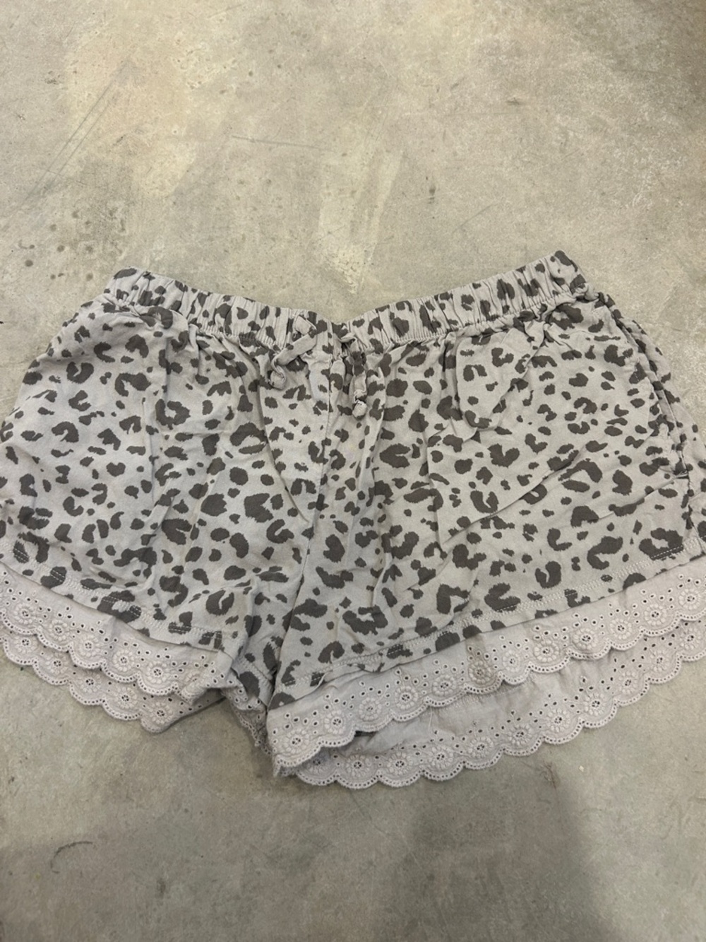 Zoe + Liv Gray Leopard Print Lace-Trim Sleep Shorts